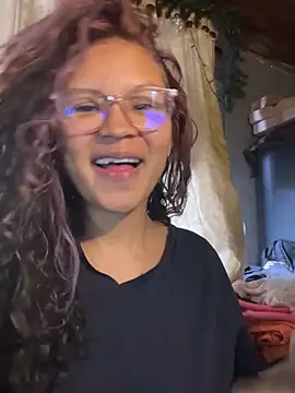 Snapshot of Hathorlove chatting on 01.24.25 Hathorlove online show from 01.24.25