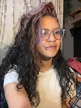 Snapshot of Hathorlove chatting on 01.28.25 Hathorlove online show from 01.28.25