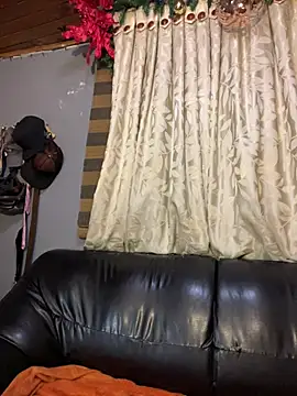 Snapshot of Hathorlove chatting on 01.29.25 Hathorlove online show from 01.29.25