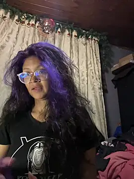 Snapshot of Hathorlove chatting on 02.08.25 Hathorlove online show from 02.08.25