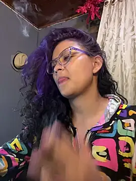 Snapshot of Hathorlove chatting on 02.13.25 Hathorlove online show from 02.13.25