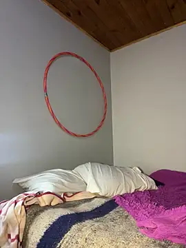 Snapshot of Hathorlove chatting on 02.17.25 Hathorlove online show from 02.17.25