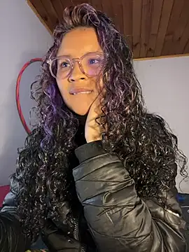 Snapshot of Hathorlove chatting on 02.27.25 Hathorlove online show from 02.27.25