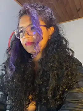 Snapshot of Hathorlove chatting on 02.28.25 Hathorlove online show from 02.28.25