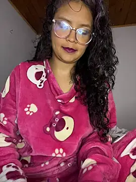 Snapshot of Hathorlove chatting on 03.09.25 Hathorlove online show from 03.09.25