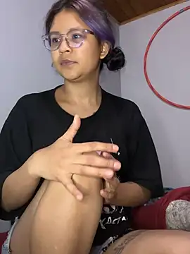 Snapshot of Hathorlove chatting on 03.13.25 Hathorlove online show from 03.13.25