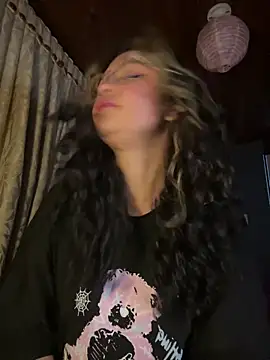 Snapshot of Hathorlove chatting on 09.13.25 Hathorlove online show from 09.13.25