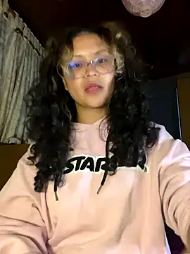 Snapshot of Hathorlove chatting on 09.22.25 Hathorlove online show from 09.22.25