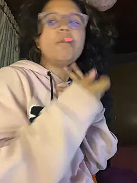 Snapshot of Hathorlove chatting on 09.23.25 Hathorlove online show from 09.23.25