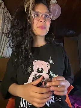 Snapshot of Hathorlove chatting on 09.27.25 Hathorlove online show from 09.27.25