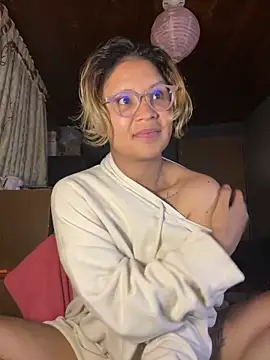 Snapshot of Hathorlove chatting on 10.04.25 Hathorlove online show from 10.04.25