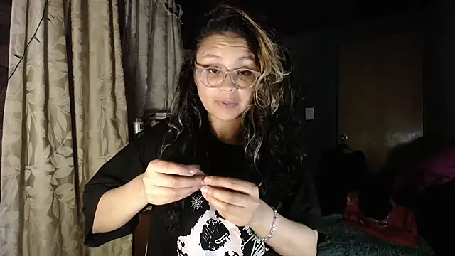 Snapshot of Hathorlove chatting on 11.03.25 Hathorlove online show from 11.03.25