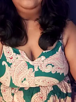 Snapshot of sassy_horny chatting on 01.08.25 sassy horny online show from 01.08.25