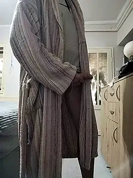 Snapshot of Halasatila chatting on 10.26.25 Halasatila online show from 10.26.25