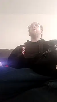 Snapshot of TaylorBlaze chatting on 12.28.24 TaylorBlaze online show from 12.28.24