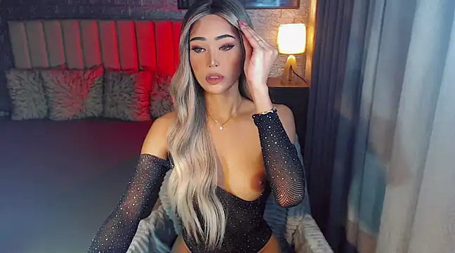 Snapshot of Miss_Amandaversace chatting on 02.12.25 Miss Amandaversace online show from 02.12.25