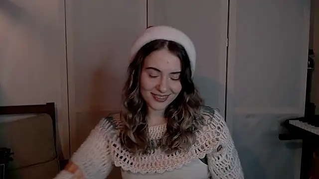 Snapshot of risha_laas chatting on 12.25.24 risha laas online show from 12.25.24