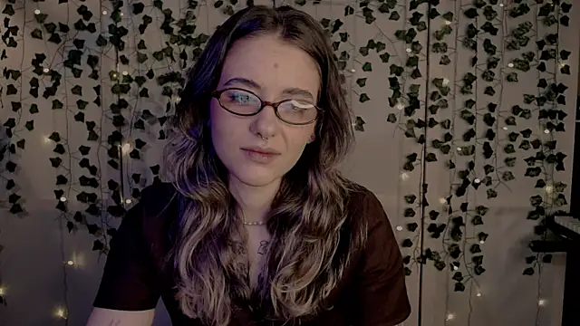 Snapshot of risha_laas chatting on 02.15.25 risha laas online show from 02.15.25