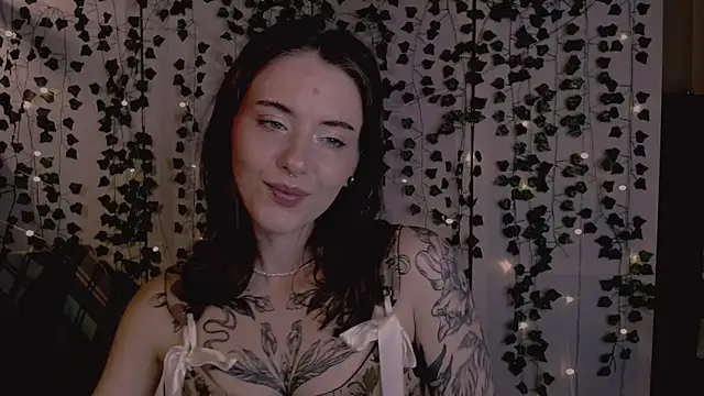 Snapshot of risha_laas chatting on 09.27.25 risha laas online show from 09.27.25