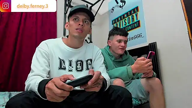 Snapshot of davidlatin66 chatting on 02.01.25 davidlatin66 online show from 02.01.25