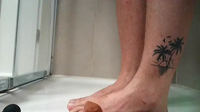 Snapshot of angelus112 chatting on 10.08.25 angelus112 online show from 10.08.25