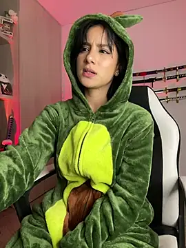 Snapshot of Ale_Lewis chatting on 12.07.24 Ale Lewis online show from 12.07.24