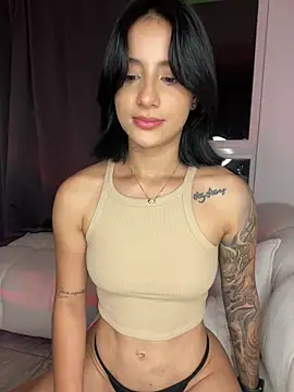 Snapshot of Ale_Lewis chatting on 02.14.25 Ale Lewis online show from 02.14.25