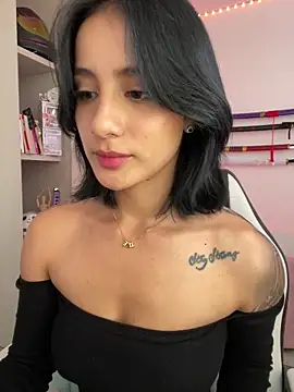 Snapshot of Ale_Lewis chatting on 03.06.25 Ale Lewis online show from 03.06.25