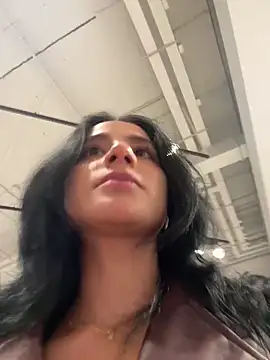 Snapshot of Ale_Lewis chatting on 11.03.25 Ale Lewis online show from 11.03.25