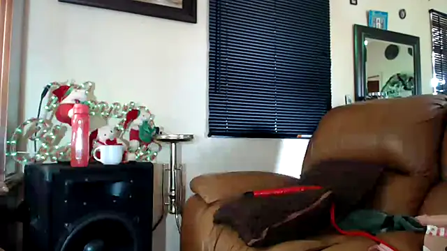 Snapshot of Gucci_Bx chatting on 02.11.25 Gucci Bx online show from 02.11.25