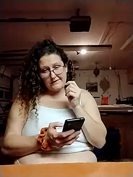 Snapshot of MissMagicMushroom chatting on 12.10.24 MissMagicMushroom online show from 12.10.24