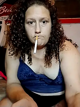 Snapshot of MissMagicMushroom chatting on 09.24.25 MissMagicMushroom online show from 09.24.25