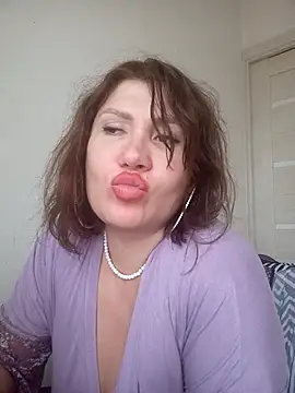Snapshot of ROXOLANAA_SEXY chatting on 10.18.25 ROXOLANAA SEXY online show from 10.18.25