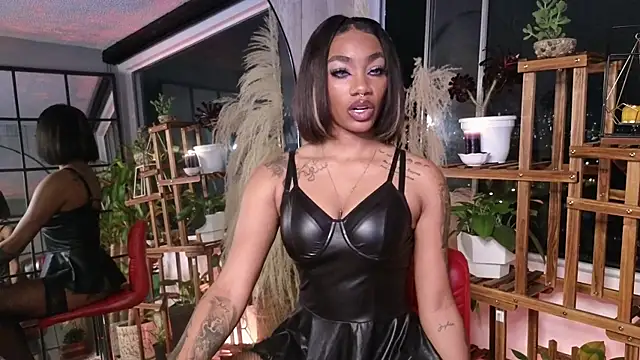 Snapshot of emely_brandon chatting on 12.06.24 emely brandon online show from 12.06.24