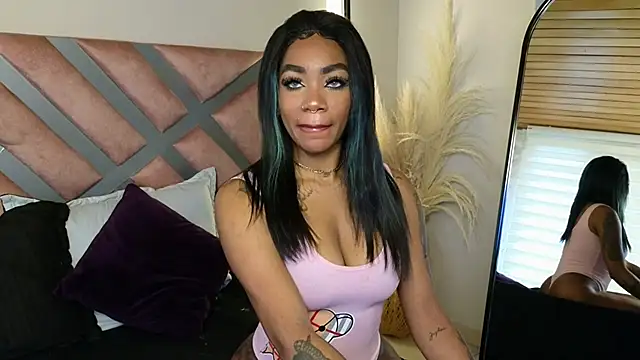 Snapshot of emely_brandon chatting on 03.11.25 emely brandon online show from 03.11.25