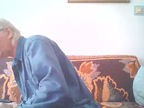 Snapshot of cumloverboyxx69 chatting on 01.14.25 cumloverboyxx69 online show from 01.14.25