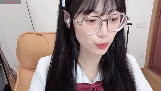 Snapshot of 4uoki chatting on 09.21.25 4uoki online show from 09.21.25