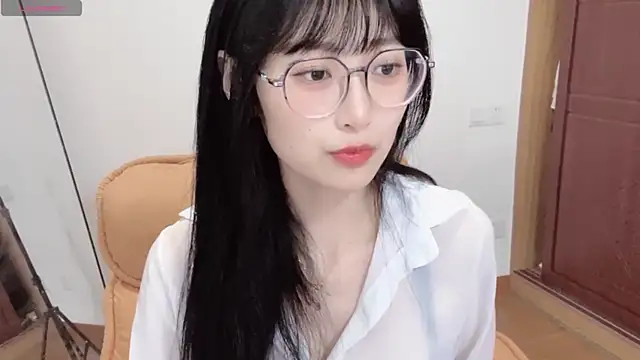 Snapshot of 4uoki chatting on 10.18.25 4uoki online show from 10.18.25