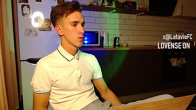 Snapshot of Midnighter_ chatting on 09.18.25 Midnighter  online show from 09.18.25