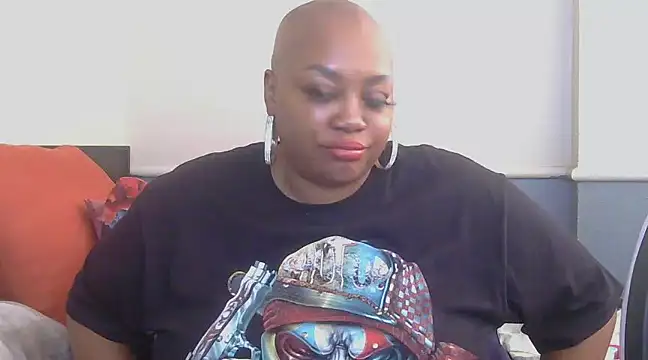 Snapshot of QUEENxJESSI chatting on 03.13.25 QUEENxJESSI online show from 03.13.25