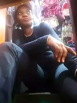 Snapshot of Hailey_BaileyXYZ chatting on 02.15.25 Hailey BaileyXYZ online show from 02.15.25