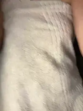 Snapshot of crystal_bunny7 chatting on 12.28.24 crystal bunny7 online show from 12.28.24