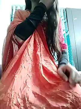 Snapshot of Noor_Darliing chatting on 01.12.25 Noor Darliing online show from 01.12.25