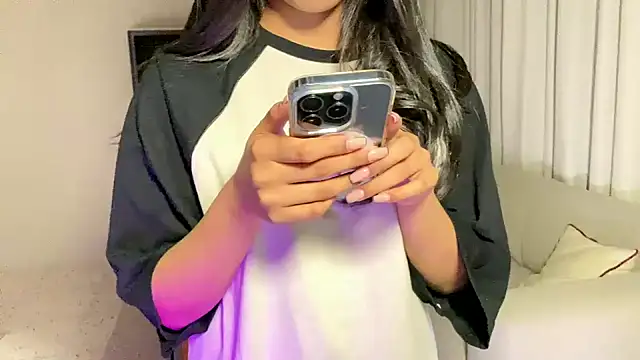 Snapshot of Nisha2708 chatting on 02.02.25 Nisha2708 online show from 02.02.25