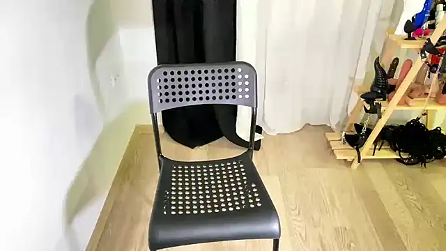 Snapshot of Nisha2708 chatting on 02.26.25 Nisha2708 online show from 02.26.25