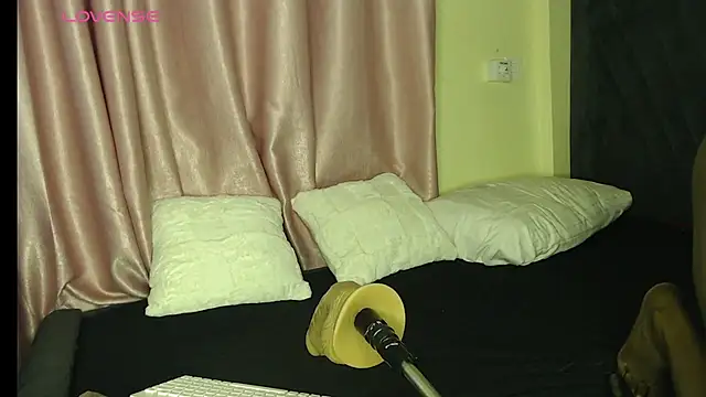 Snapshot of sexycabdy chatting on 12.14.24 sexycabdy online show from 12.14.24