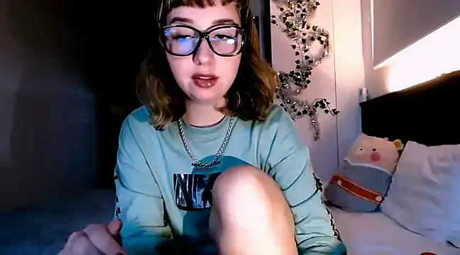 Snapshot of Cosmo_Riri chatting on 12.29.24 Cosmo Riri online show from 12.29.24