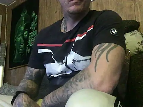 Snapshot of steveindahouse chatting on 03.17.25 steveindahouse online show from 03.17.25