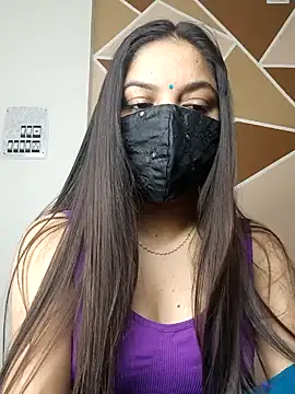 Snapshot of _desigori chatting on 12.24.24 desigori online show from 12.24.24