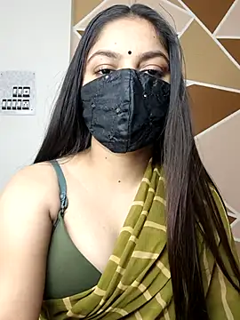 Snapshot of _desigori chatting on 02.13.25 desigori online show from 02.13.25